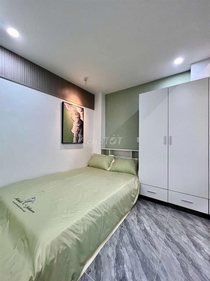 Nhà đẹp đừong số 2 gò vấp gần trừong học , chợ ....