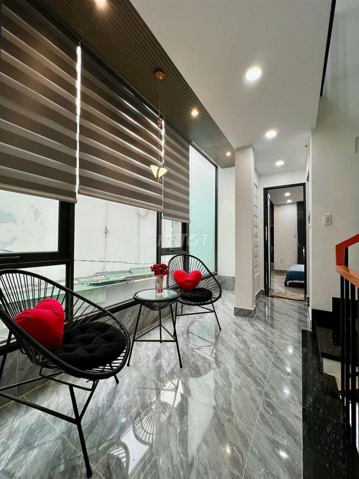 Nhà đẹp đừong số 2 gò vấp gần trừong học , chợ ....