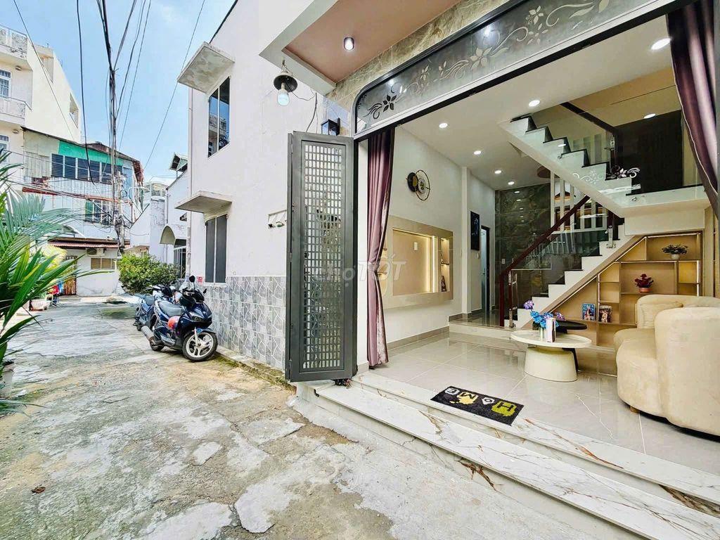 Nhà đẹp gần trung tâm cạnh Lotte Mart
