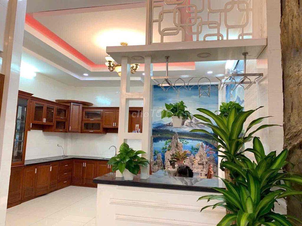 bán nhà vị trí đẹp, tiện ích xung quanh đầy đủ