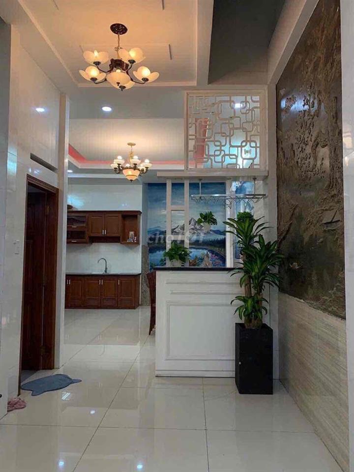bán nhà vị trí đẹp, tiện ích xung quanh đầy đủ