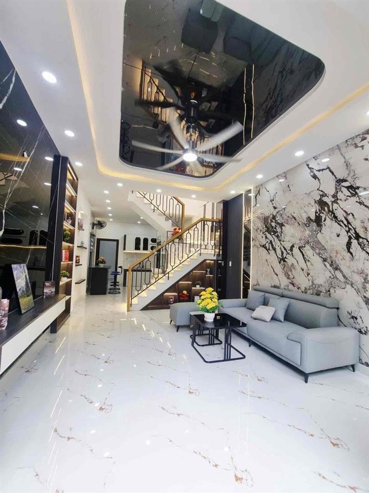 NHÀ ĐẸP - GẦN UBND PHƯỜNG ĐỨC NHUẬN