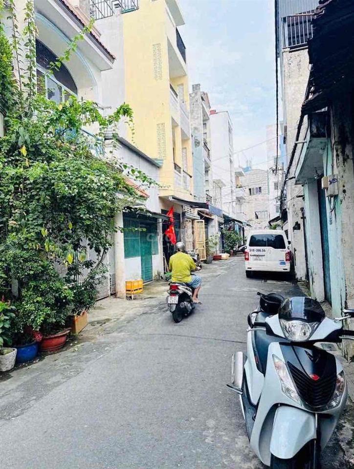 Nhà 4 tầng, Âu Cơ-Tân Bình
