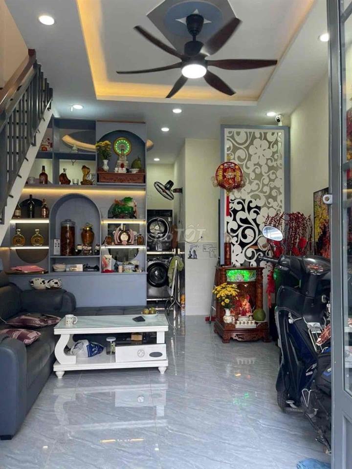 Nhà Nhỏ xinh DT 27 m  (4x7m ) 2.Tầng gồm 2 phòng ngủ 2 vệ sinh
