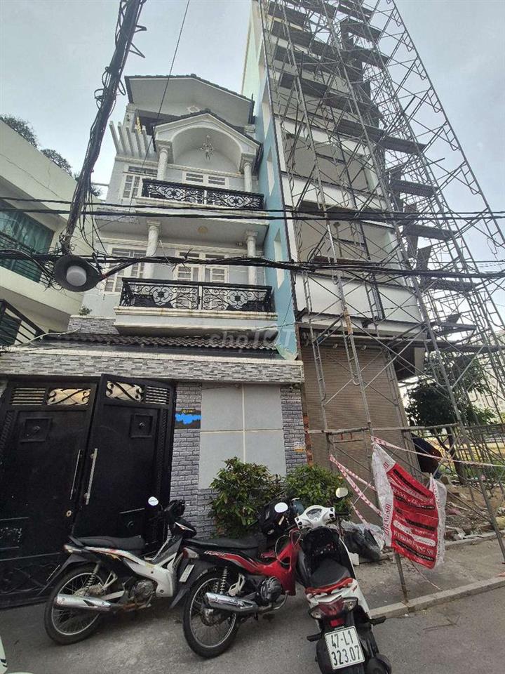 Nhà Bán hoặc cho Thuê 1 trệt 3 lầu