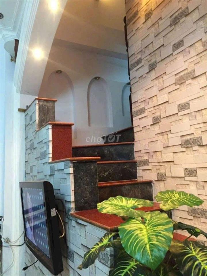 Cho thuê nhà nguyên căn đường Quang Trung 