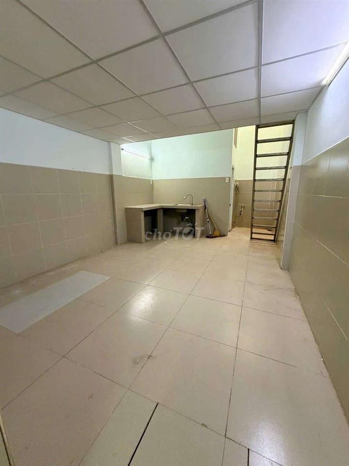 cho thuê nhà nguyên căn 4*18