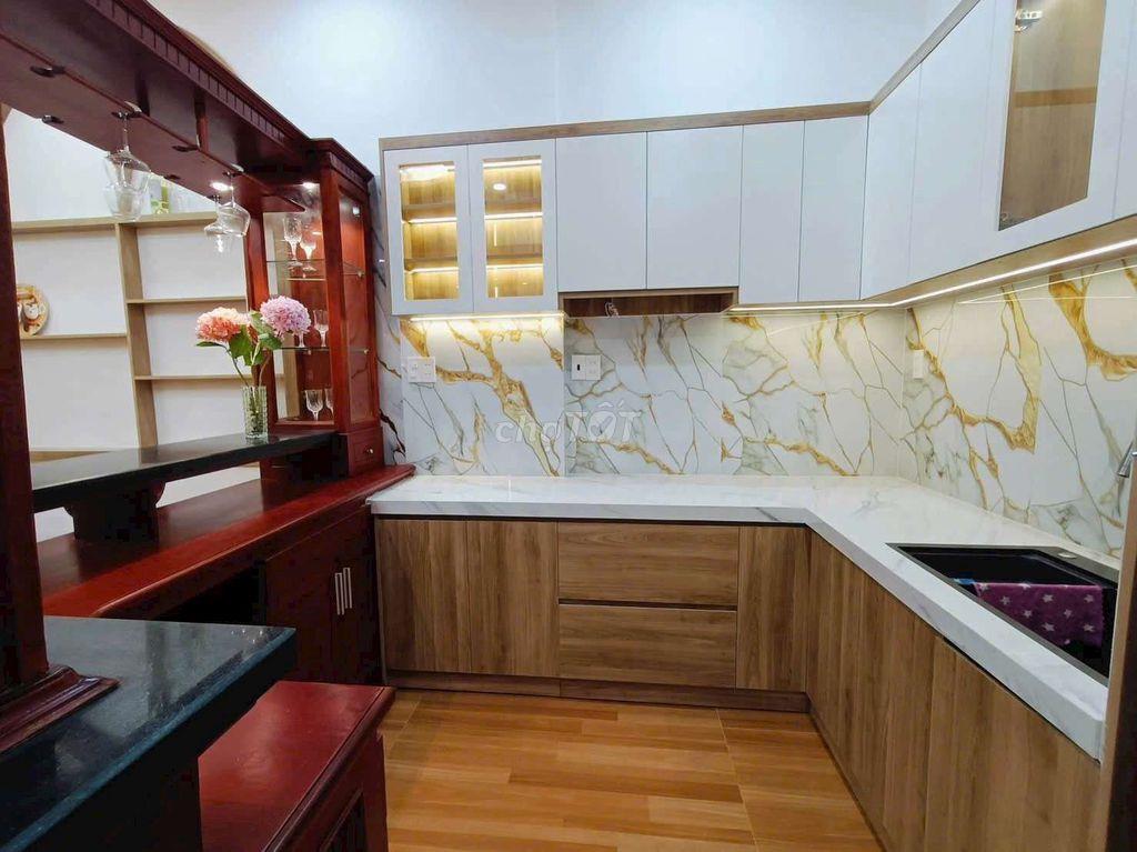 cho thuê nhà nguyên căn ngang gần 6 mét 