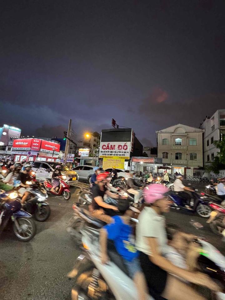 [Bán ] Nhà mặt tiền Quang Trung gốc ngã tư khu sung túc nhộn nhịp