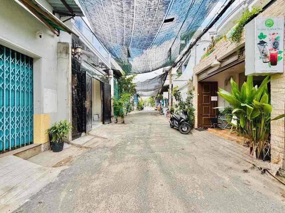 Nhà 1 xẹc 1 trệt lầu hẻm xe hơi tại Bùi Quang Là , Gò Vấp