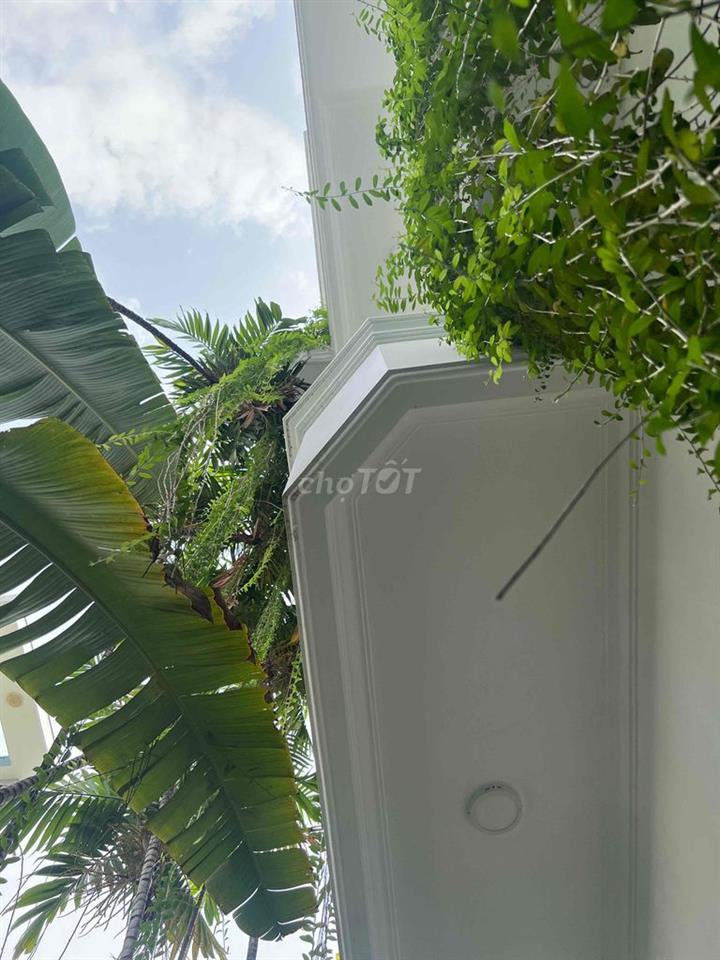 Bán nhà ngay siêu thị Emart