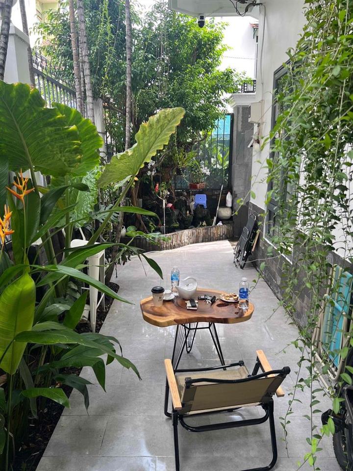 Bán nhà ngay siêu thị Emart