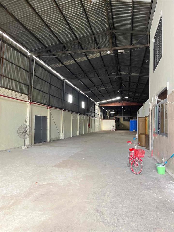 CHO THUÊ MẶT BẰNG/XƯỞNG 990m2 TẠI TAM BÌNH - THỦ ĐỨC