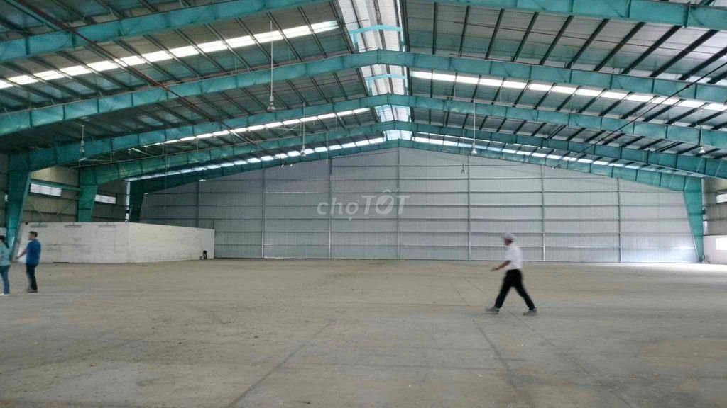 CHO THUÊ KHO 2650m2 PCCC ĐẠT CHUẨN PHÙ HỢP LOGISTIS TẠI LINH TRUNG
