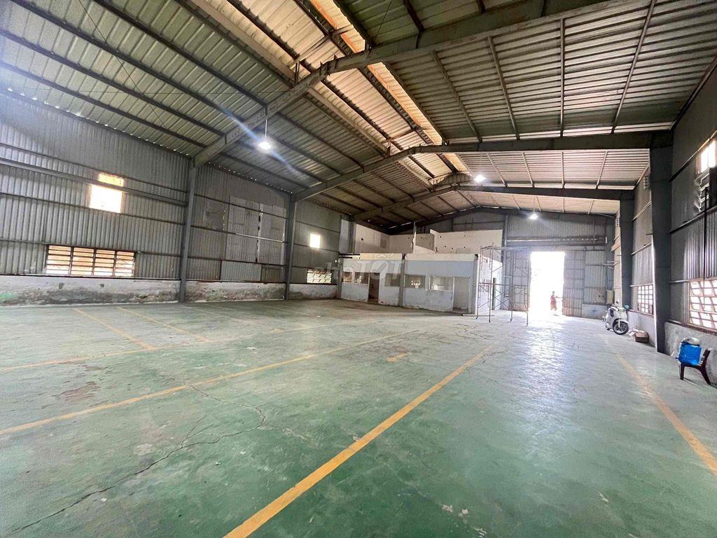 CHO THUÊ XƯỞNG KHUÔN VIÊN 1400m2 XƯỞNG 1100m2 GIÁ THUÊ 75tr/tháng