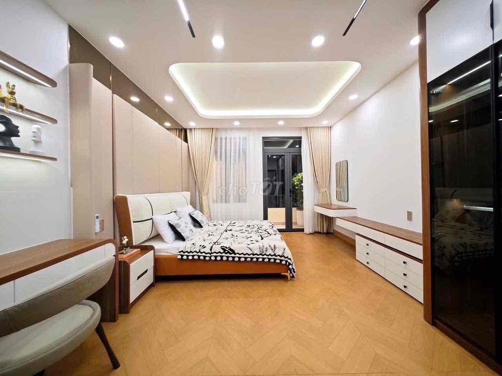 Cần tiền bán nhà xây tâm huyết để ở mặt tiền đường số