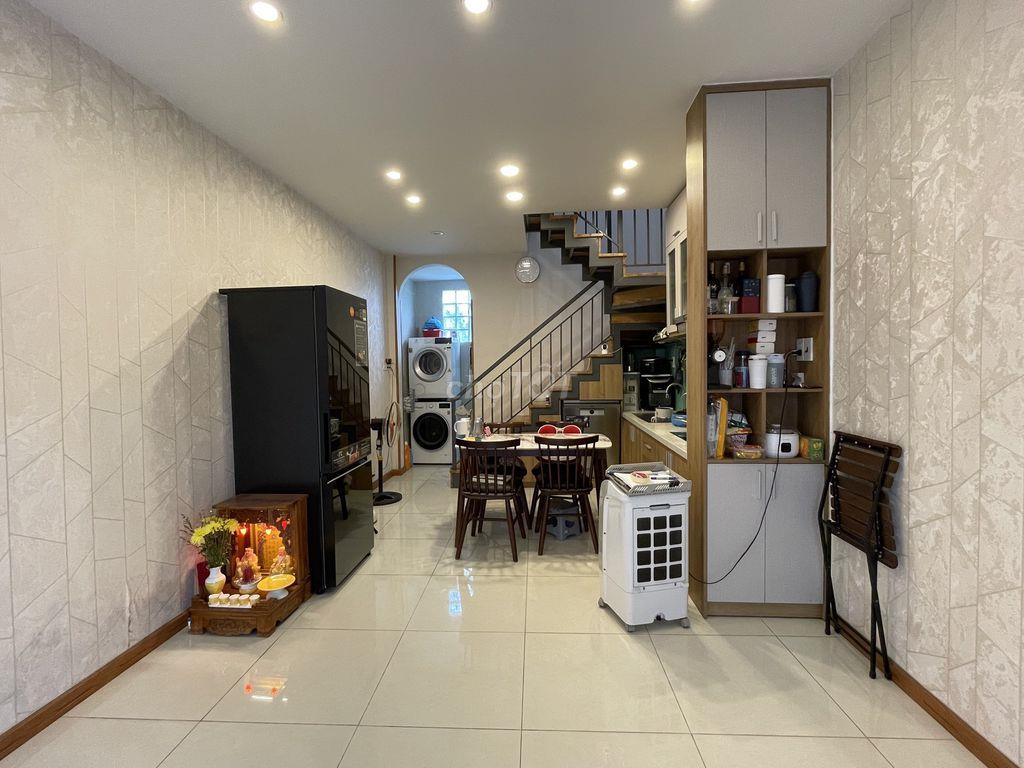 Nhà mới sạch đẹp, tối giản, hẻm xe hơi gần Lotte Mart Nguyễn Văn Lượng