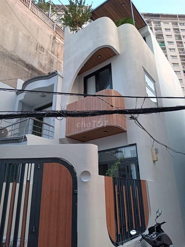 Thoái vốn giảm 500 triệu Cho căn 2 Lầu HXH giá 5.99 tỷ