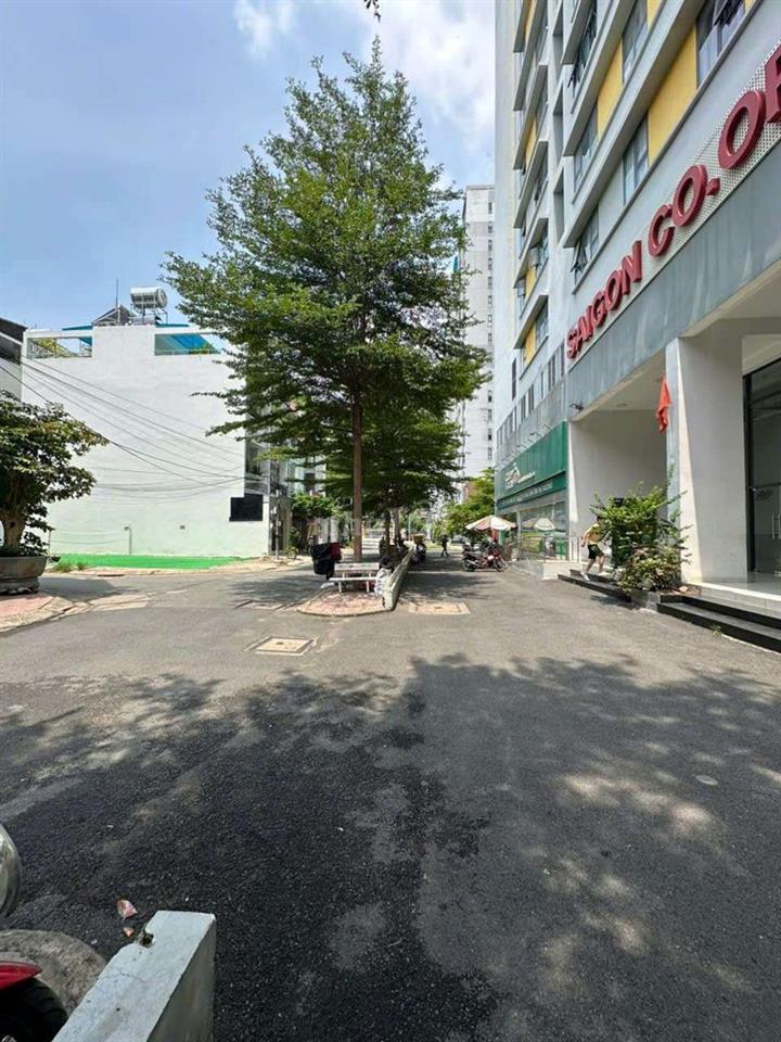Sang Tiệm Tạp Hóa giữa 3 Blook Chung cư 