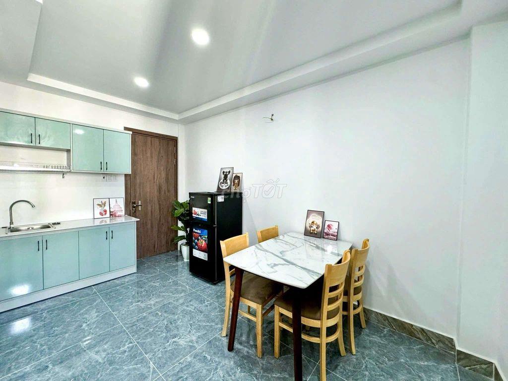 Tòa nhà 90m2 có thang máy Nở hậu 4 Lầu