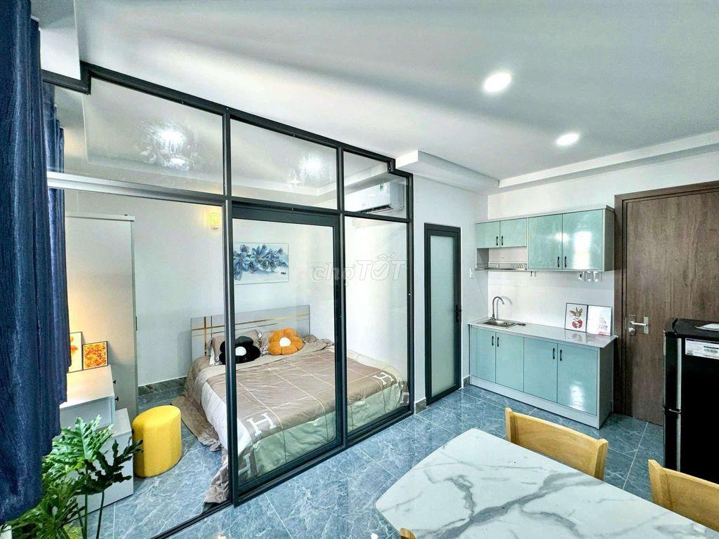 Tòa nhà 90m2 có thang máy Nở hậu 4 Lầu