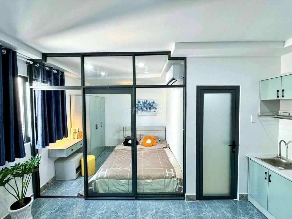 Tòa nhà 90m2 có thang máy Nở hậu 4 Lầu