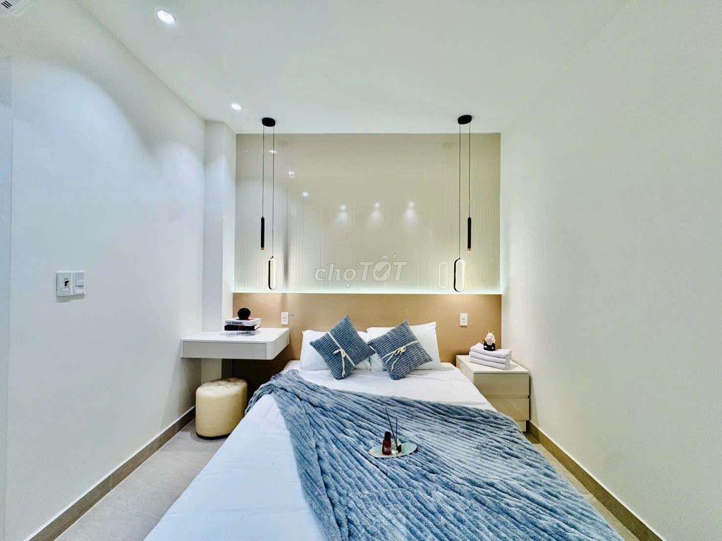 Nhà 4 Lầu Sân Thượng Chính Chủ