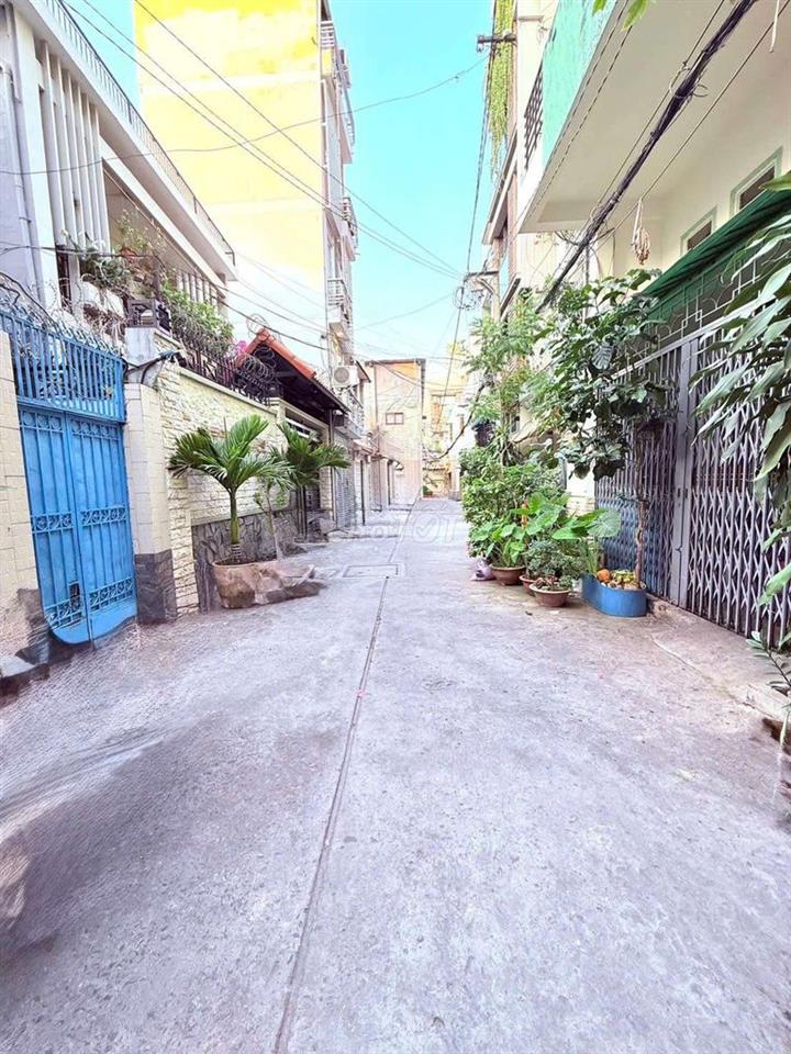 Nhà 4 Lầu Sân Thượng Chính Chủ