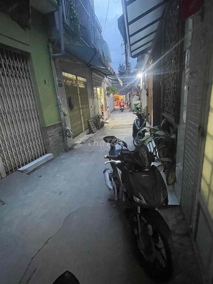 cần bán nhà