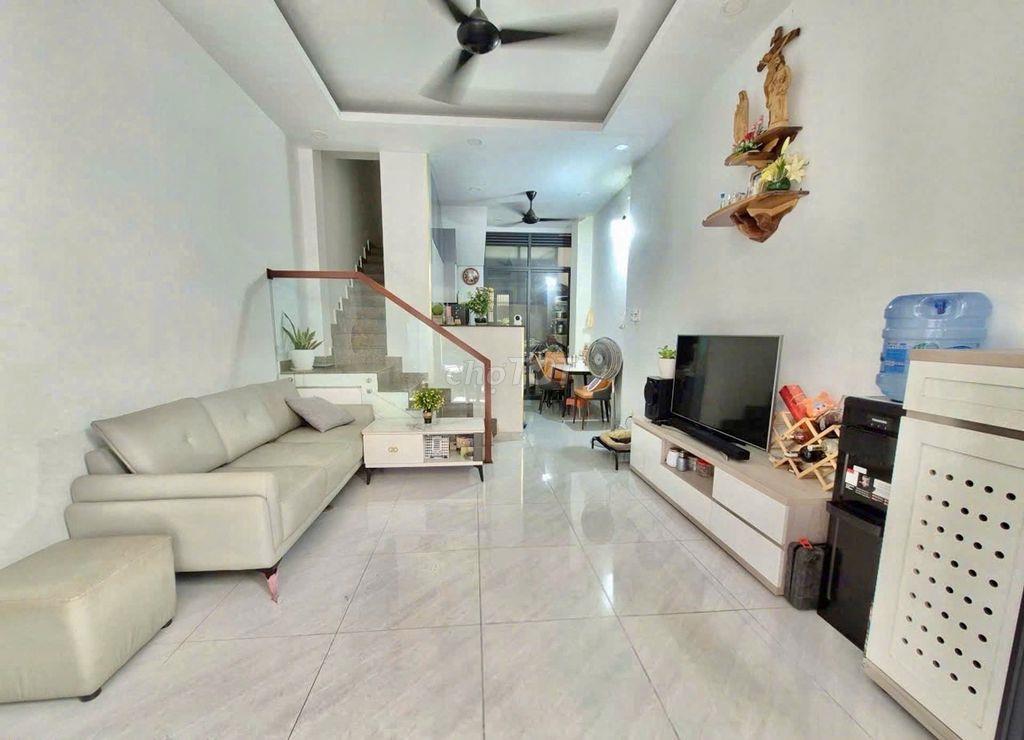 BÁN NHÀ 5 TẦNG , HẺM