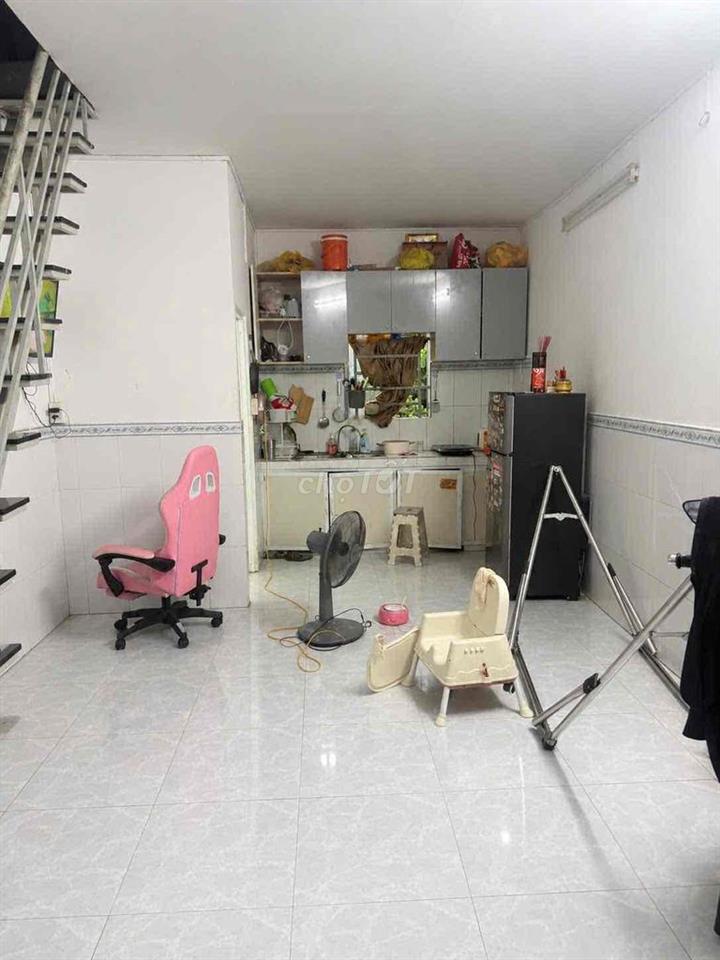 cần bán mặt tiên luong ngoc quyên ngan 3 dai 7 tong 21 m đang cho thue
