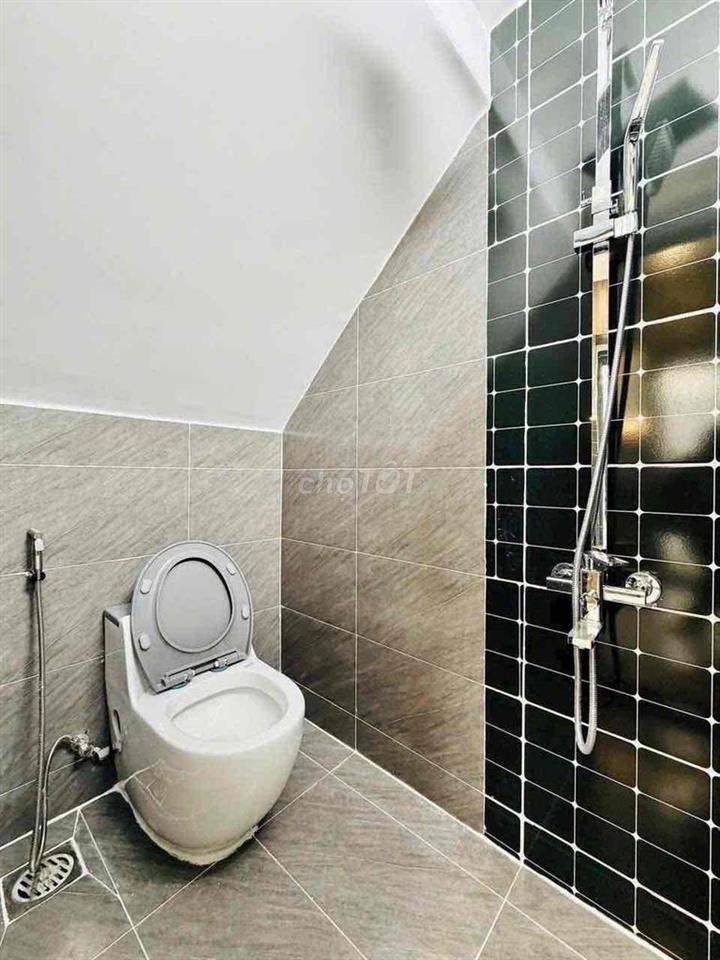 Nhà full nội thất cao cấp có phòng ngủ dưới trệt hxh ngay p16