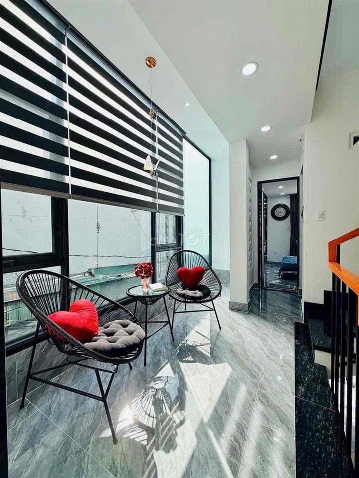 Nhà full nội thất cao cấp có phòng ngủ dưới trệt hxh ngay p16