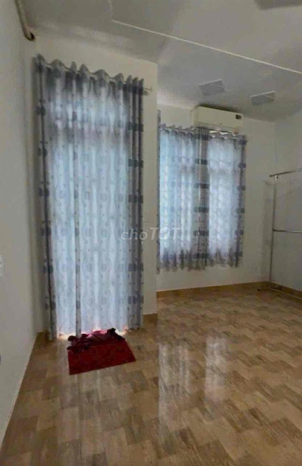nhà bán 4x9 dt vuông vứt,hẻm xe hơi,sạch đẹp