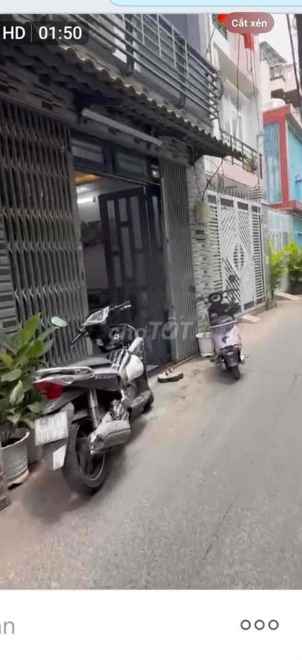 nhà bán 4x9 dt vuông vứt,hẻm xe hơi,sạch đẹp