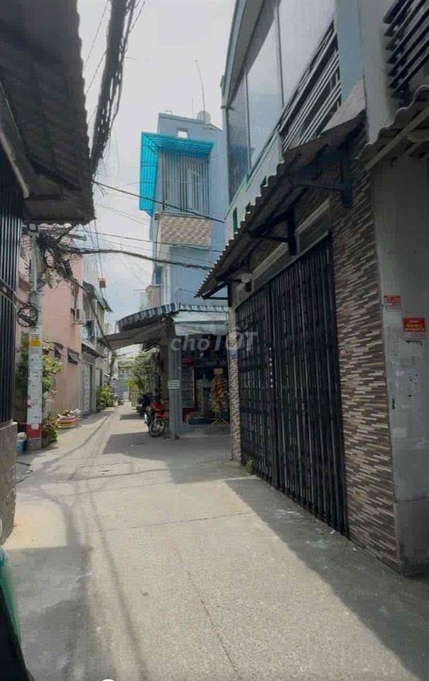 nhà bán 4x9 dt vuông vứt,hẻm xe hơi,sạch đẹp