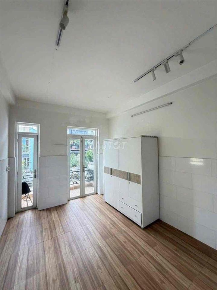 🏦 Nhà mới NC mặt tiền đường số 4 P16