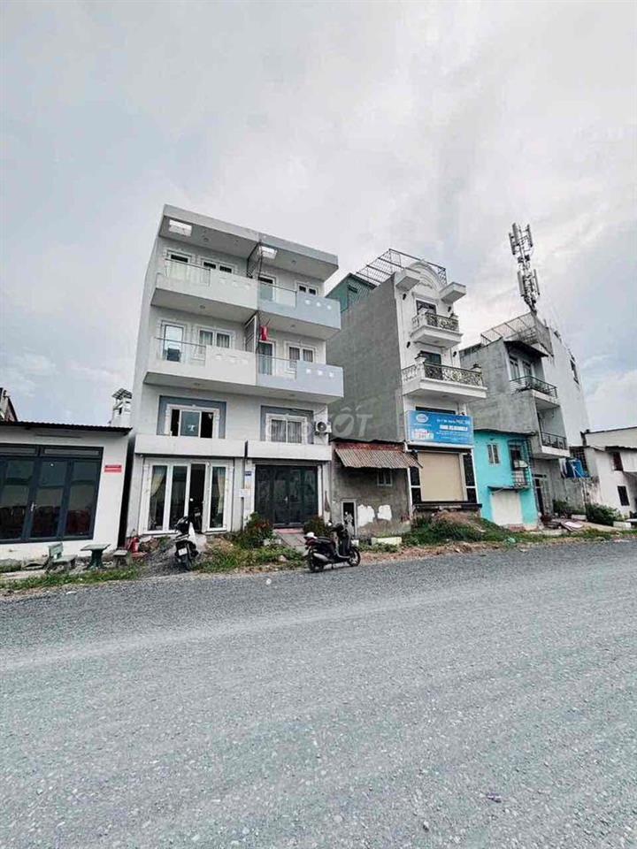 🏦 Nhà mới Đẹp NC nup hẻm mặt tiền bờ kênh Tham lương 1264 Lê Đức Thọ