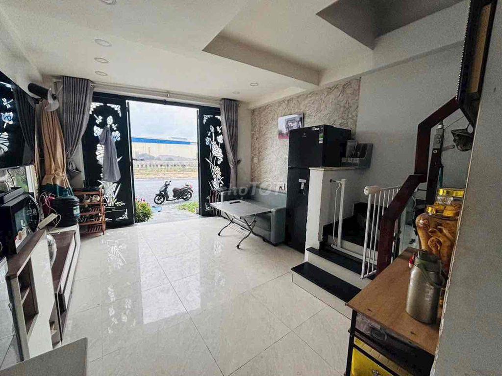 🏦 Nhà mới Đẹp NC nup hẻm mặt tiền bờ kênh Tham lương 1264 Lê Đức Thọ
