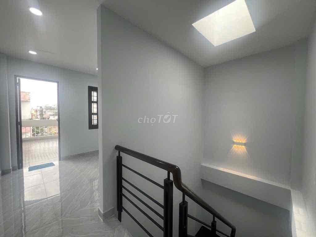 🏦 Nhà mới đẹp NC mặt tiền đường số 2 P3