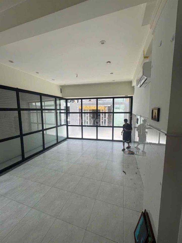 🏦 Nhà mới NC vị trí góc 2mt hẻm 1050 Quang Trung P8