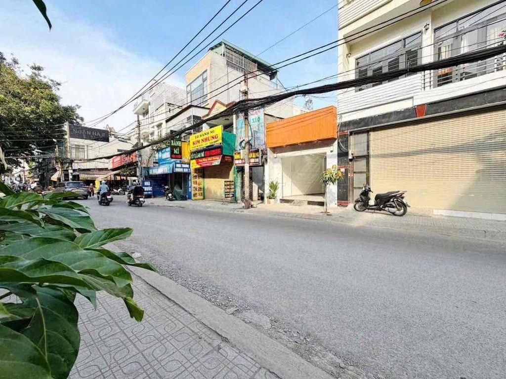 🏦 Nhà NC mặt tiền Đường số 8 P11
