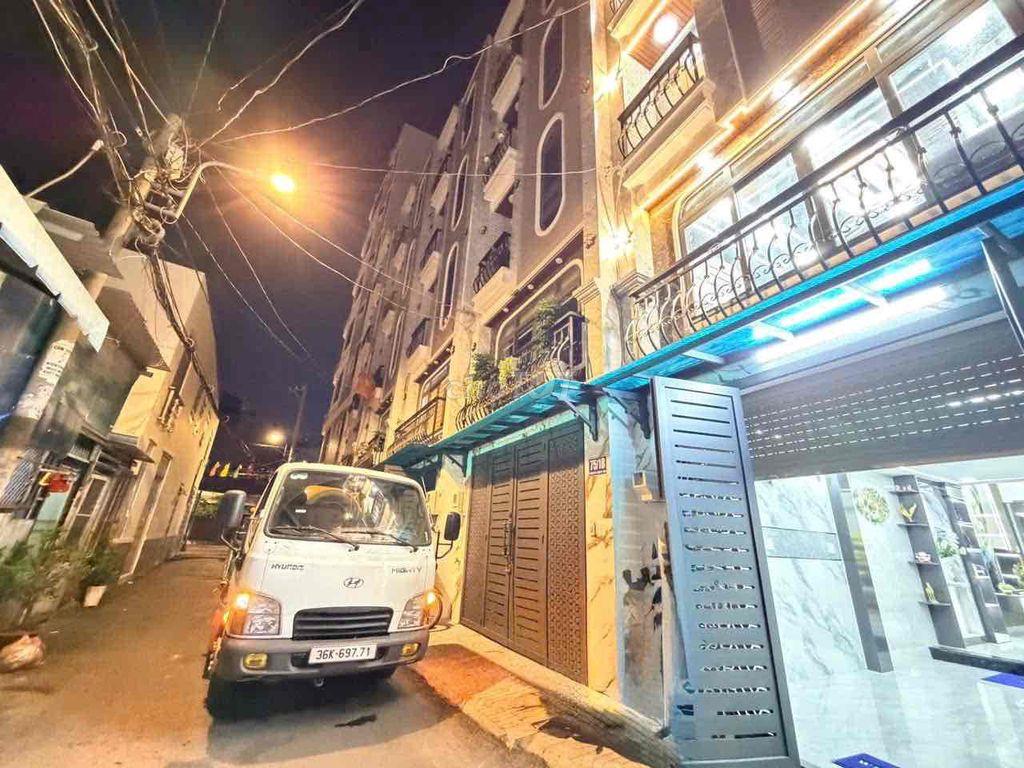 🏦 Nhà mới đẹp NC có Thang Máy núp hẻm 1/ Nguyễn Tư Giản P12