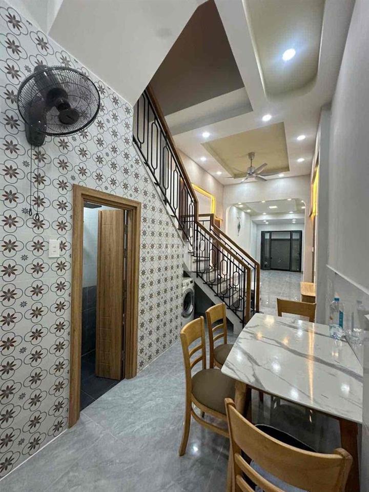 🏦 Nhà mới đẹp mặt tiền Đường Thống Nhất P10