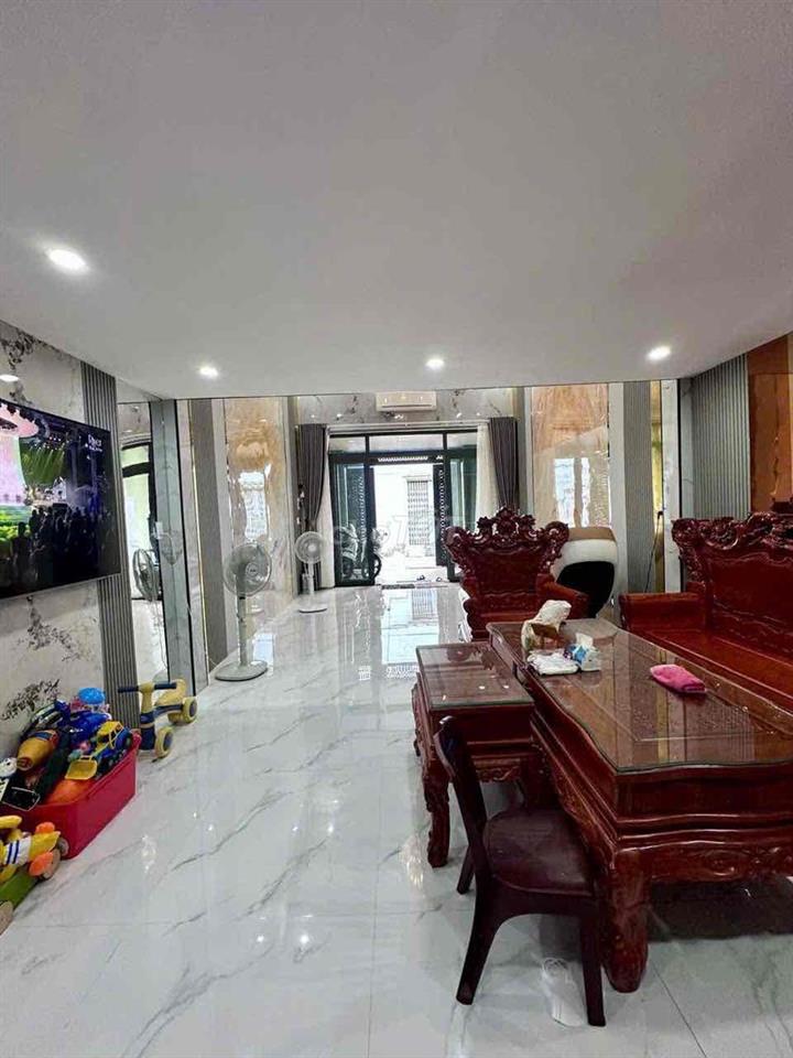 🏦 Nhà mới đẹp NC nup hẻm 1/ Nguyễn Tư Giản P12