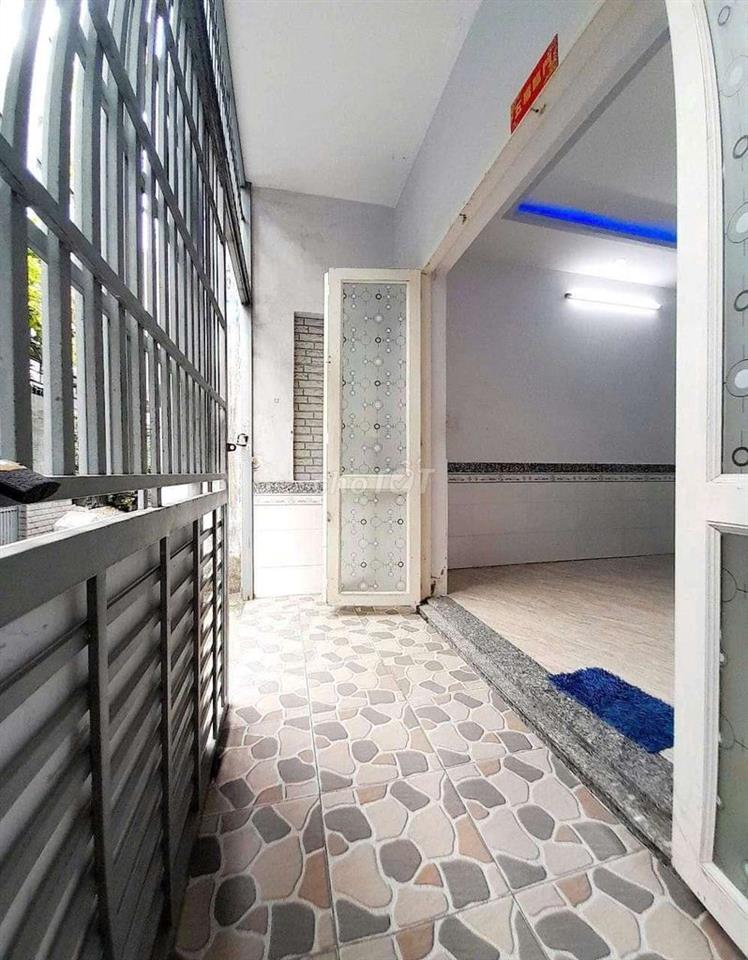 nhà hẻm xe hơi 1 xẹt Huỳnh Văn Nghệ, 4x11m, 1 lầu, 2pn sạch đẹp