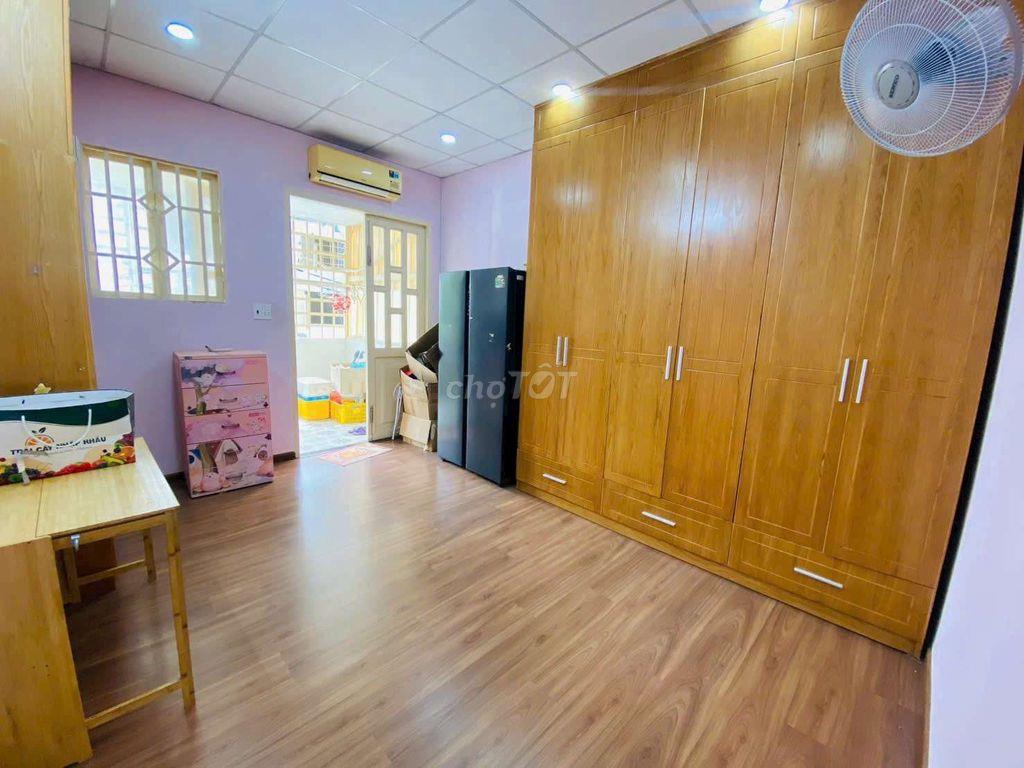 mặt tiền Trần Bá Giao, 4x22m, 1 lầu, 4pn, 4 máy lạnh