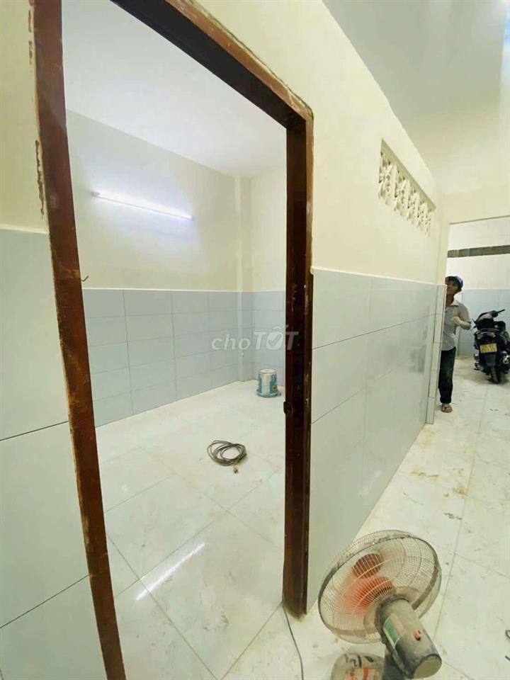 nhà hẻm xe hơi Thống Nhất p11, 4x11m, 1 lầu, 3pn