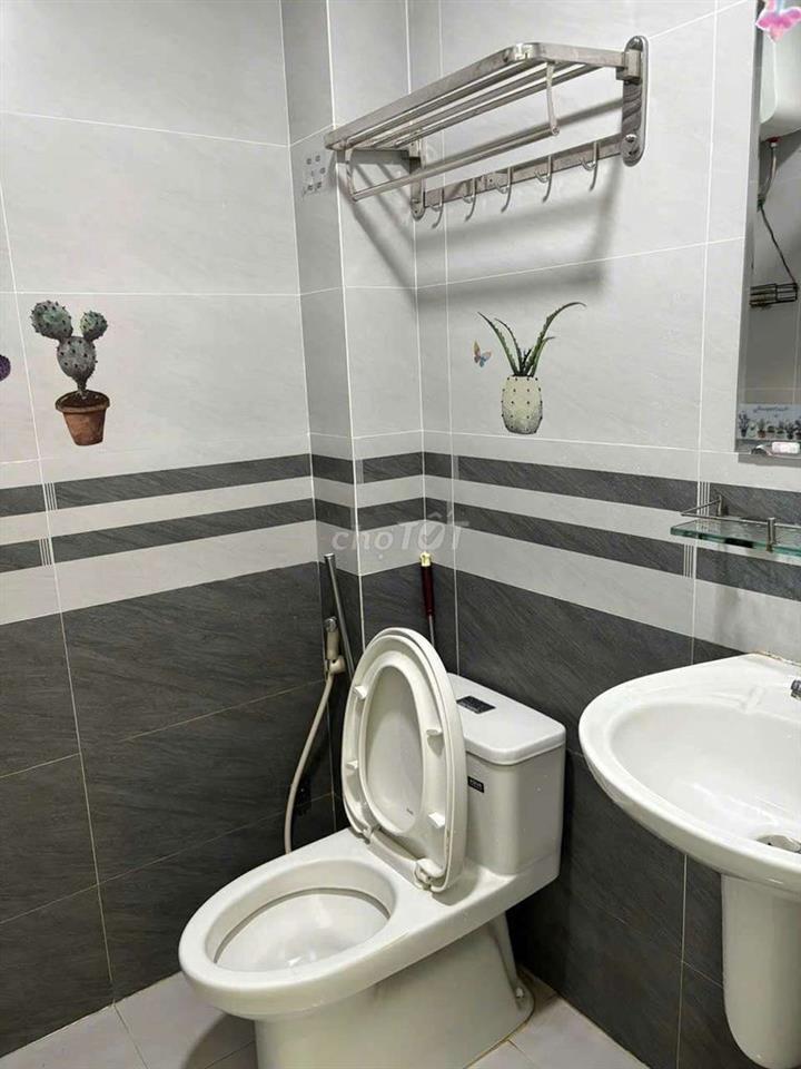 Nhà hẻm xe hơi Nguyễn Phúc Chu, 6x10m, 1 lầu, 3pn, đầy đủ nội thất