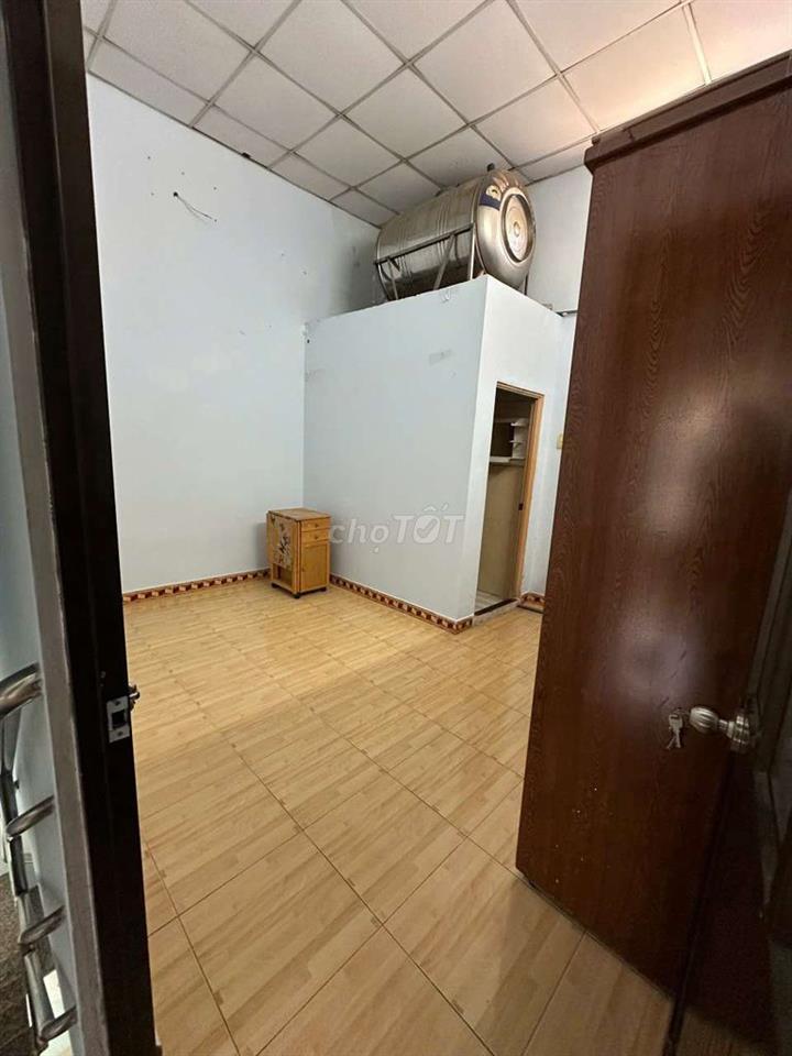 nhà hẻm Nguyễn Sỹ Sách, 4x10m, 1 lầu, 2pn, 2wc, hẻm 3,5m, sân xe rộng
